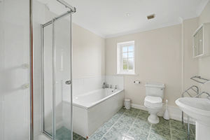 En Suite- click for photo gallery